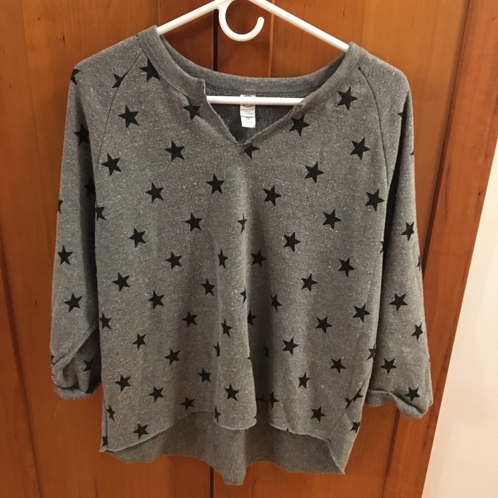 Super cute gray star sweater!